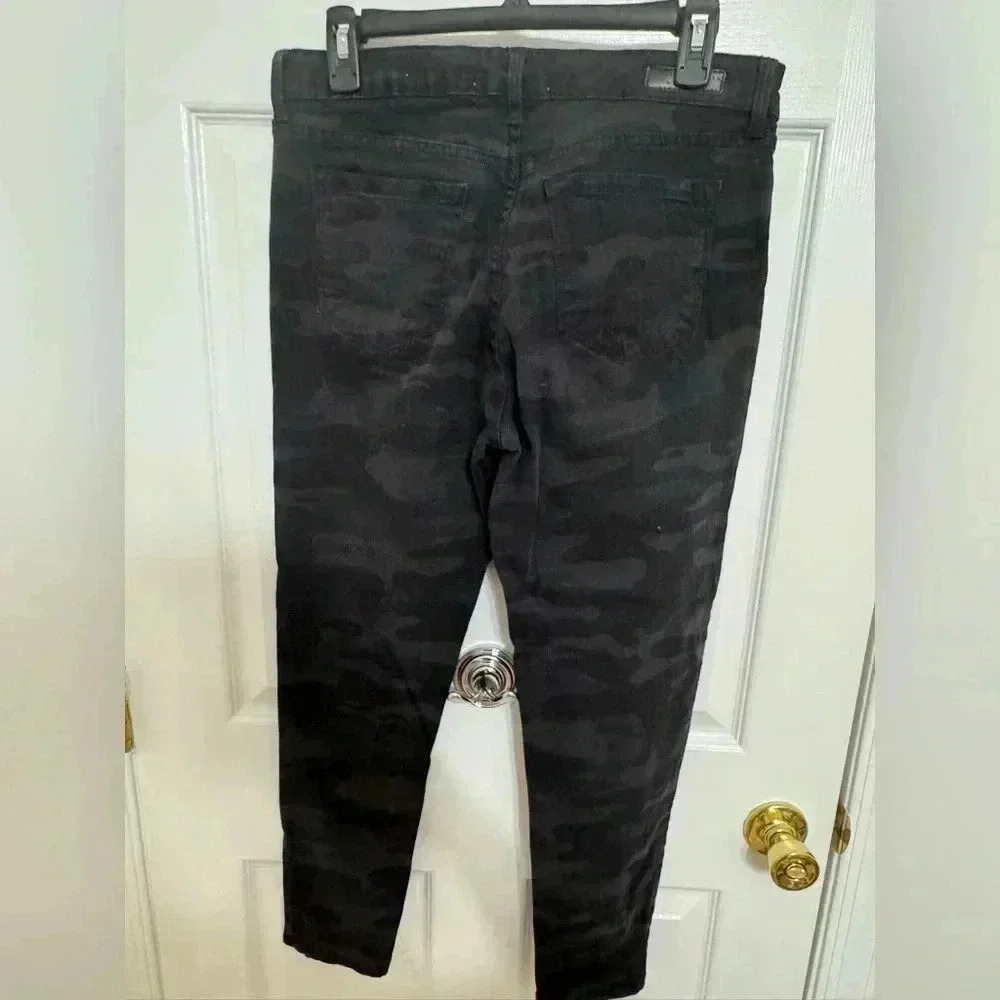 Social Standard by Sanctuary Ankle Skinny Mid Rise Flex Jean in Black Grey Camo - Picture 12 of 14